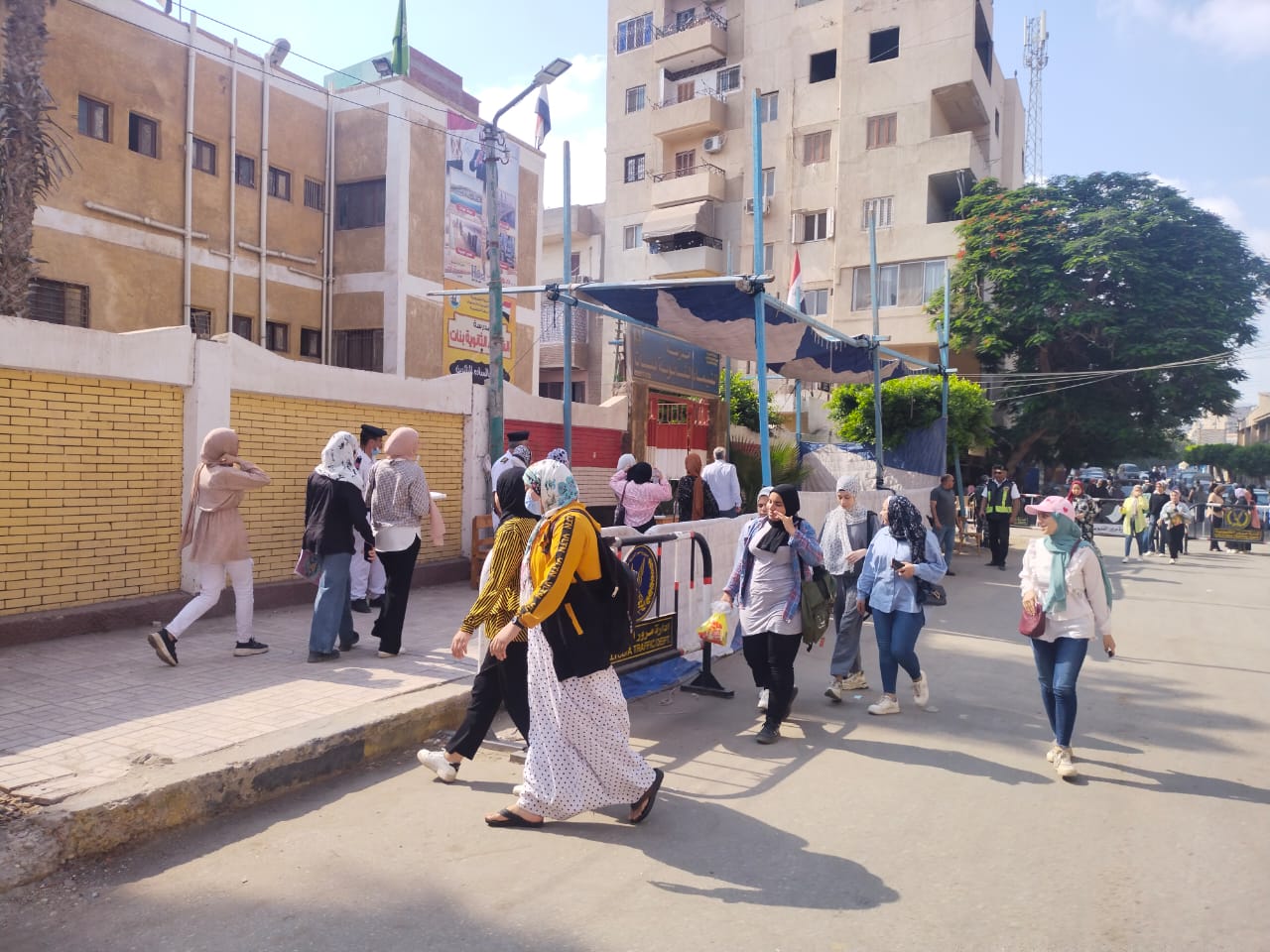 الثانوية العامة 2026.. طلاب الجيزة يتوجهون للجان والوزارة تشدد الرقابة