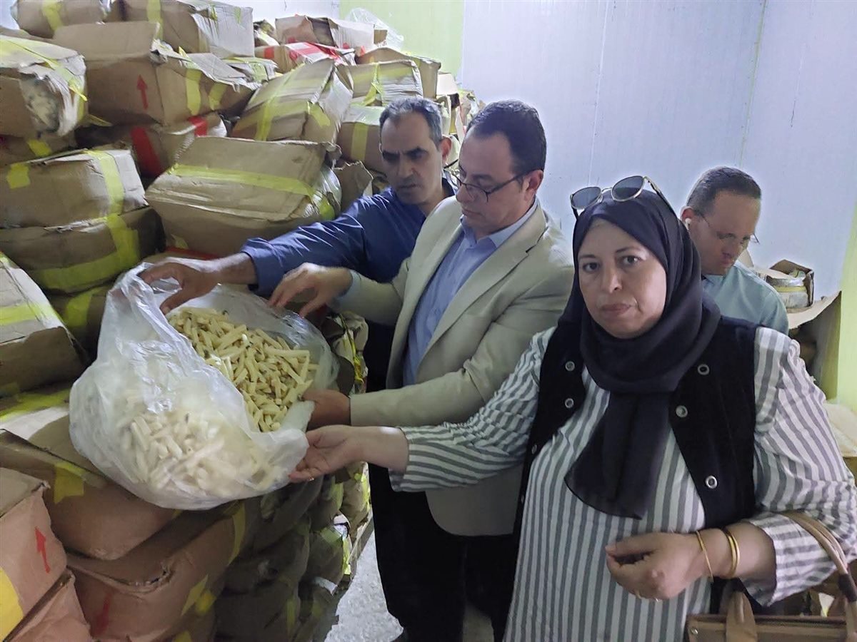 ضبط 7.5 طن بطاطس منتهية الصلاحية داخل منشأة غير مرخصة بكرداسة