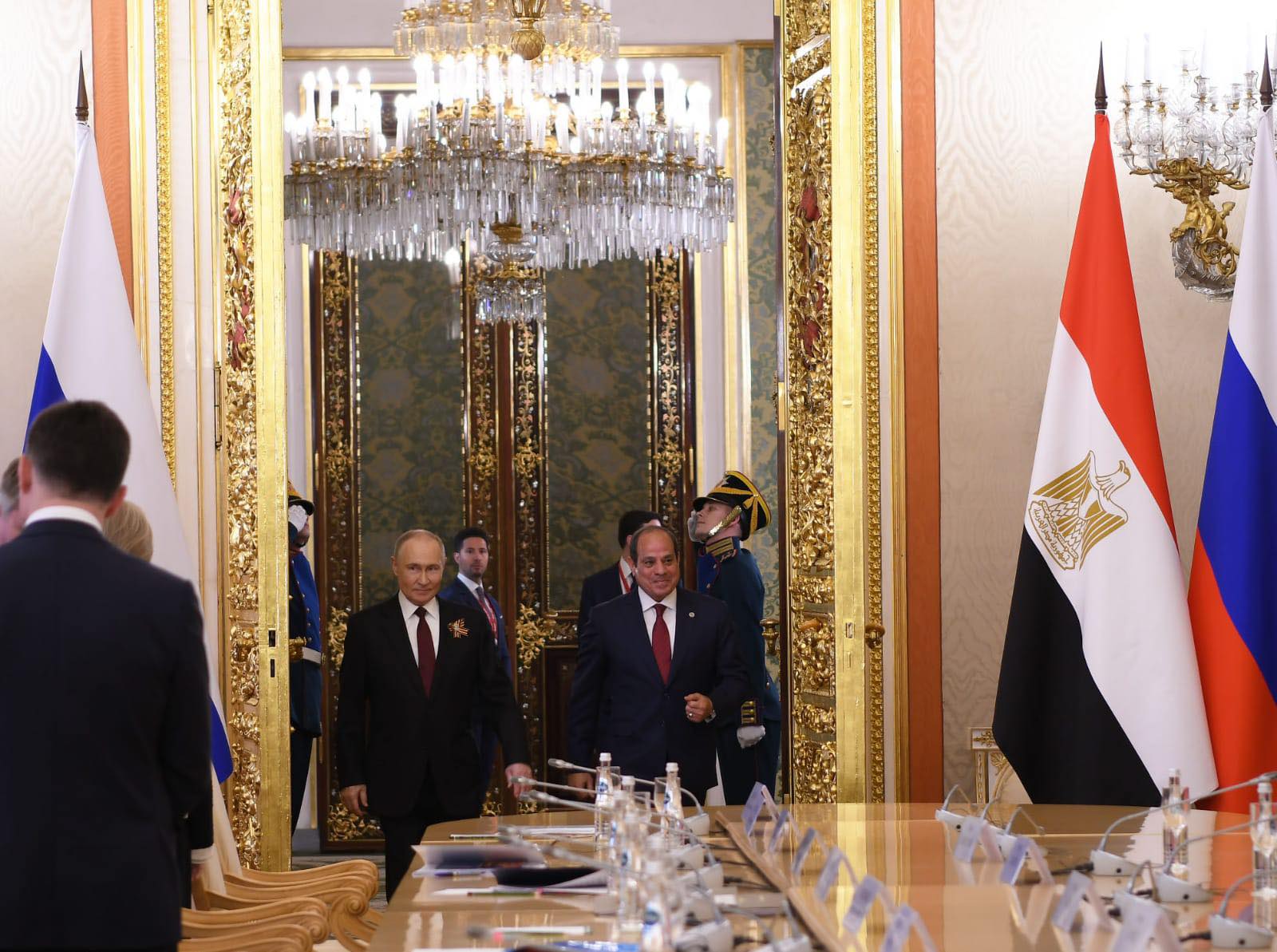 الرئيس السيسي يلتقي نظيره الروسي على هامش الاحتفال بيوم النصر بالعاصمة الروسية موسكو