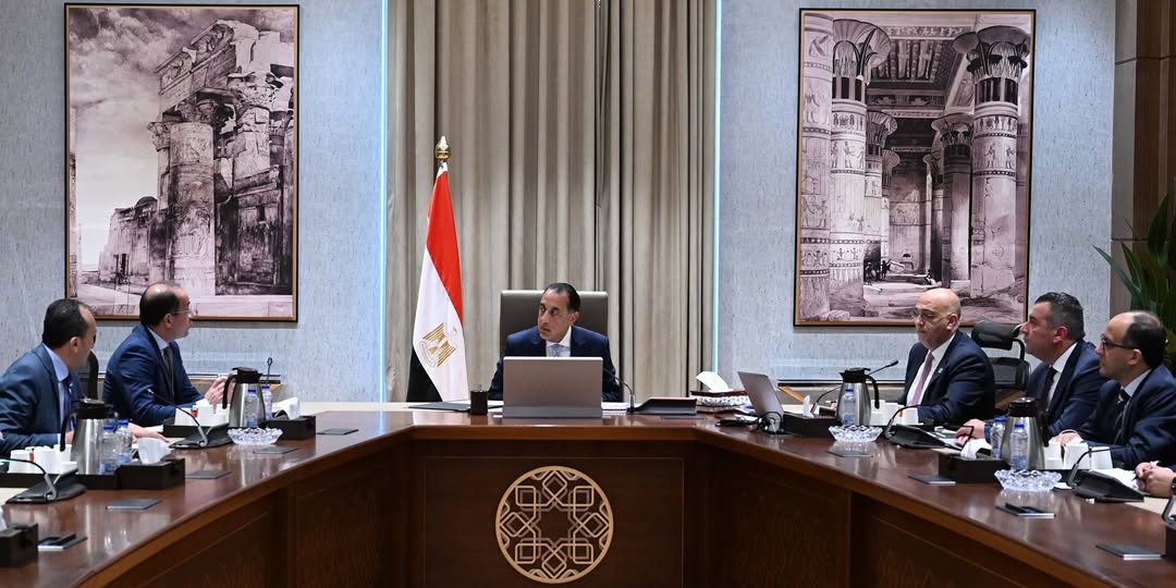 رئيس الوزراء يستعرض جهود تعزيز استدامة جهاز تنمية المشروعات المتوسطة والصغيرة ومتناهية الصغر