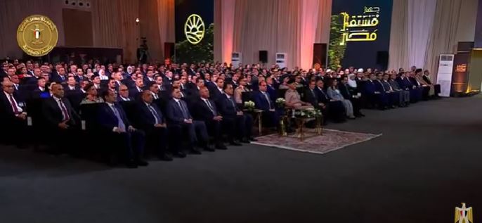 الرئيس السيسى يشهد فيلما تسجيليا عن جهود الدولة فى زيادة الرقعة الزراعية