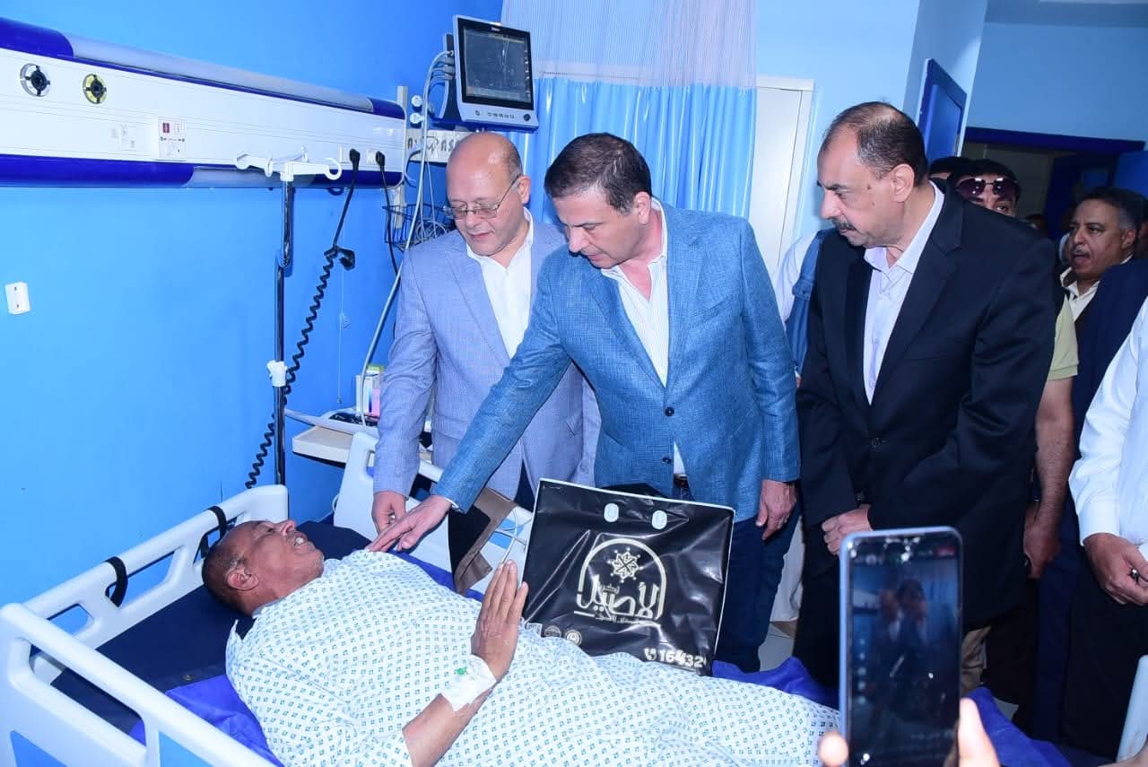 وزير الزراعة يقرر صرف مكافاه 25 ألف جنيه لموظف حماية الأراضي المعتدى عليه بسوهاج ومنحه ترقية استثنائية