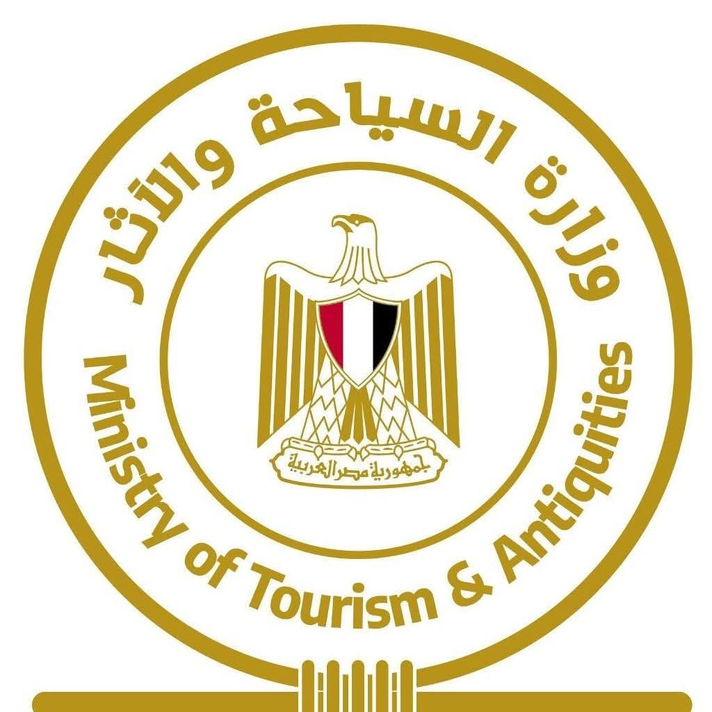 في ضوء التطورات الإقليمية الجارية.. وزير السياحة يتابع أعمال غرفة عمليات انتظام الحركة السياحية في مصر