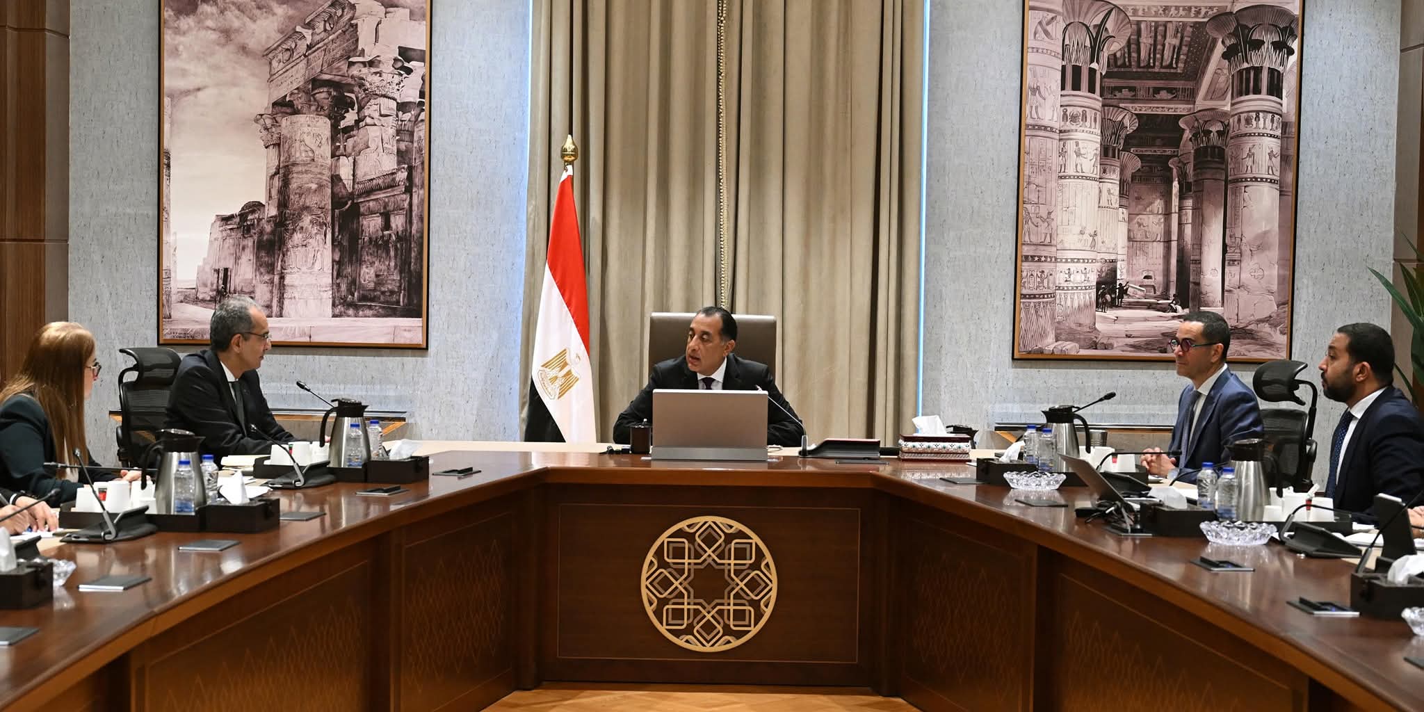 رئيس الوزراء يستعرض خطوات تنفيذ برنامج الطروحات الحكومية في قطاع الاتصالات وتكنولوجيا المعلومات