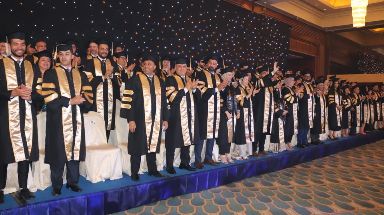 وزير قطاع الأعمال العام يشهد حفل تخرج دفعة جديدة من طلبة كلية الدراسات العليا بالأكاديمية العربية للعلوم والتكنولوجيا