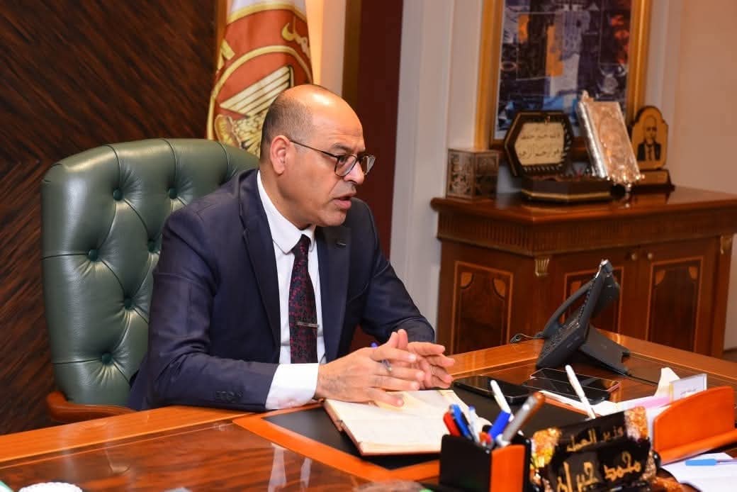 الإيقاف والإحالة للنيابة لـ 2 من مفتشي العمل لاتهامهما بتلقى رشوة