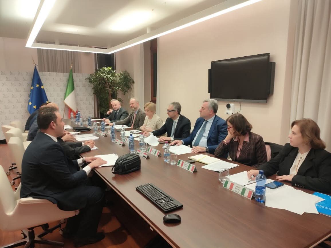 وزير العمل يلتقي نظيرته الإيطالية لتعزيز التعاون وفتح آفاق جديدة