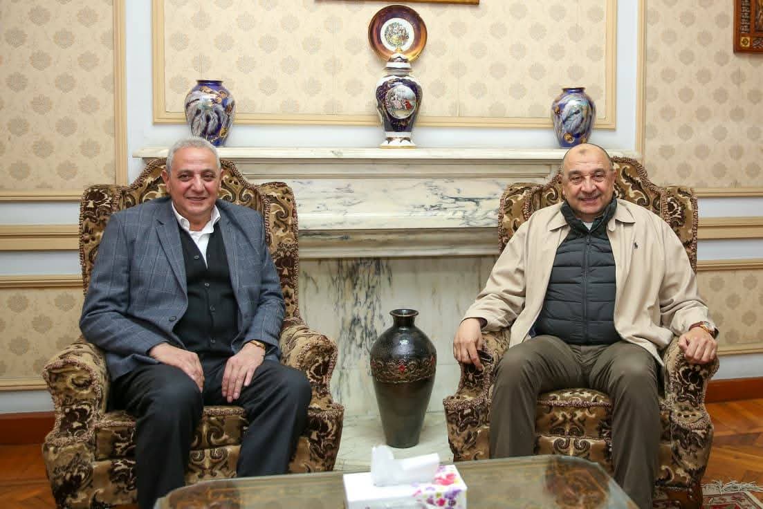 وزير قطاع الأعمال العام يستهل زيارته لشركة مصر للغزل والنسيج بالمحلة الكبرى بلقاء محافظ الغربية