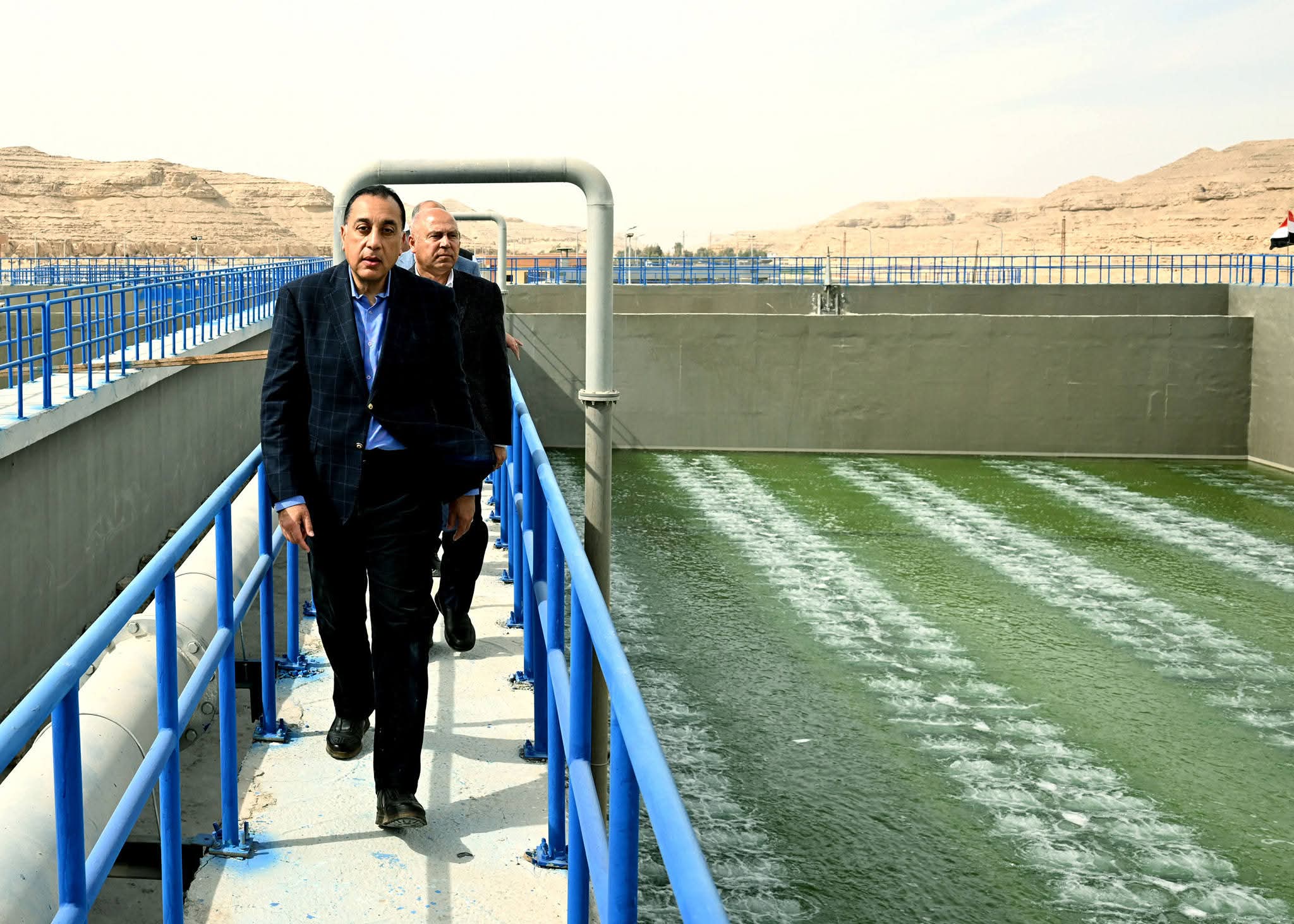  رئيس الوزراء يتفقد محطة معالجة الصرف الصحي الثلاثية "بني حسن الشروق" بالمنيا