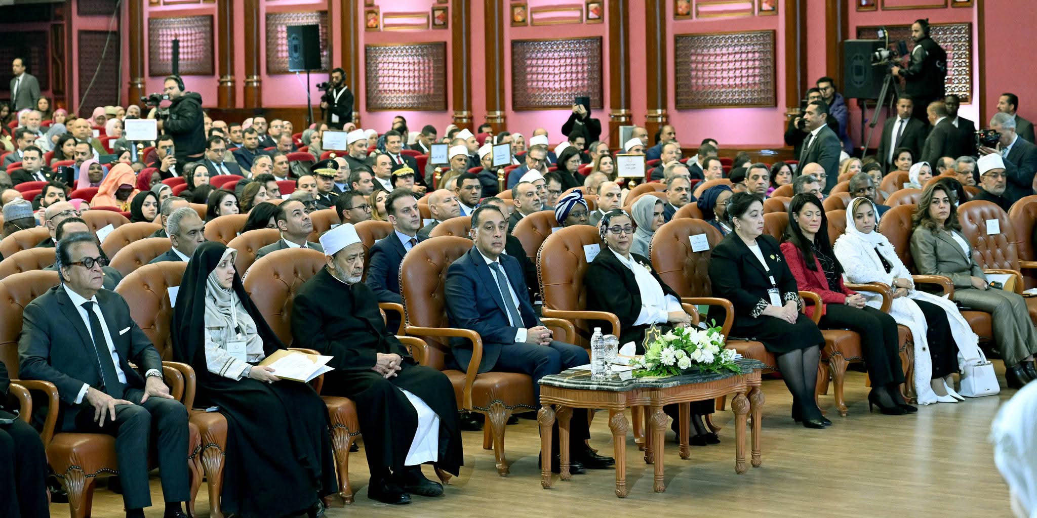 رئيس الوزراء يشهد انطلاق فعاليات مؤتمر "استثمار الخطاب الديني والإعلامي"
