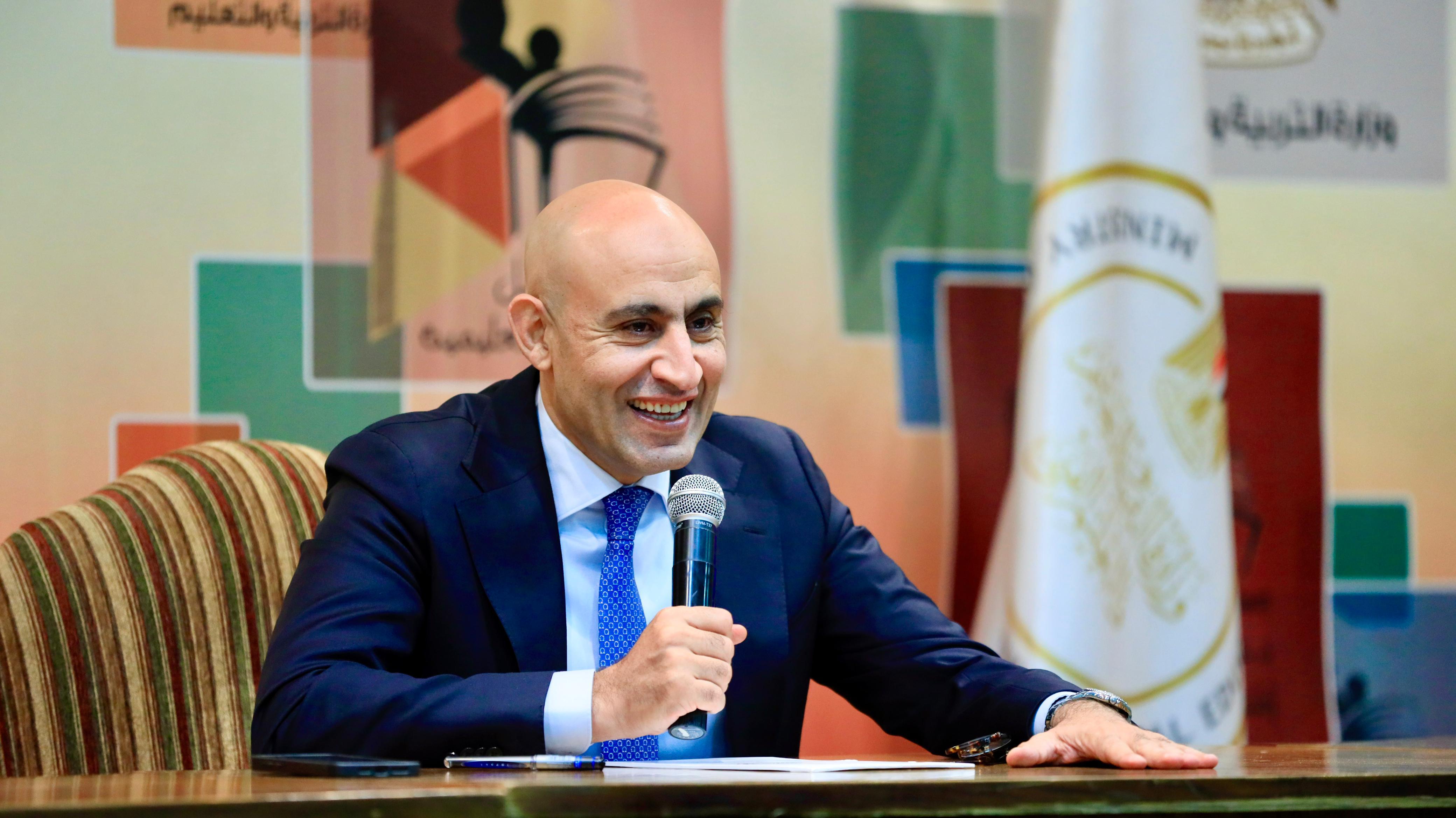 وزير التعليم يشكر محرري الملف على مجهودهم ويطالبهم بالهدوء في تداول أخبار الثانوية العامة لعدم توتر الطلاب قبل الامتحان 