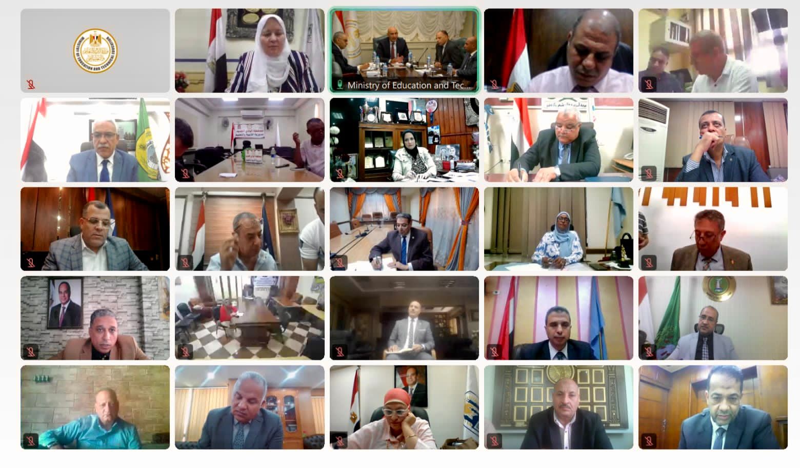 التفتيش الدقيق للطلاب قبل دخول اللجان ولا تهاون في الغش. إجراءات مشددة من التعليم لإنضباط امتحانات الثانوية العامة 