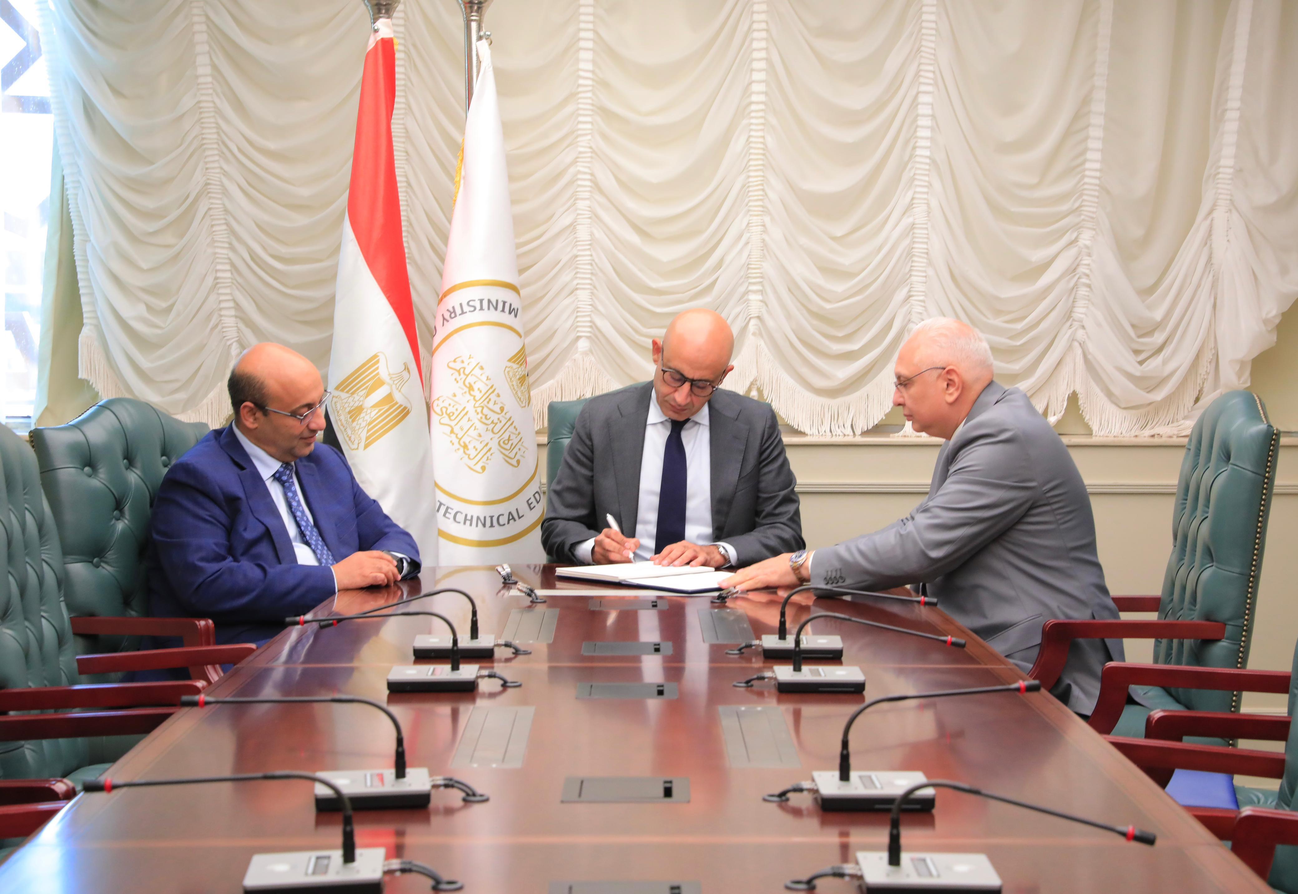 وزير التعليم يعتمد نتيجة امتحانات الدبلومات الفنية الدور الثاني ٢٠٢٥ بنسبة نجاح 89.88%