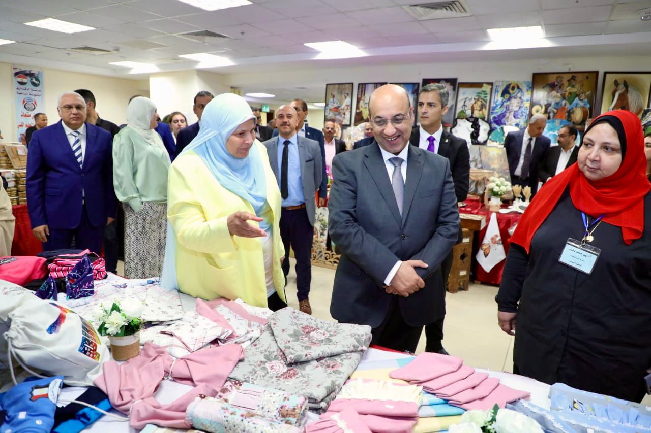 في أجواء عائلية بهيجة زفاف الدكتورة آية خلف محمد  الأنصاري على الدكتور  شريف حسام أبوزيد