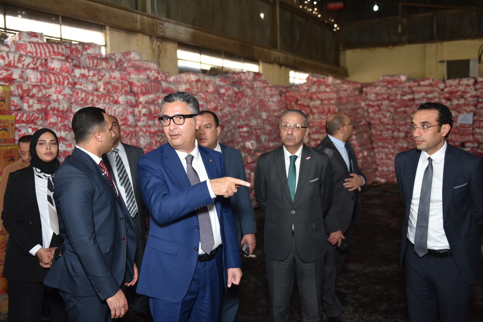 وزير التموين يتفقد عدداً من الأنشطة التموينية بالقاهرة لمتابعة توافر السلع وانتظام منظومة الدعم