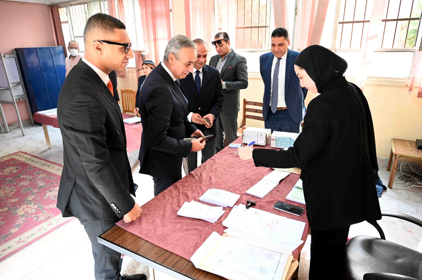 رئيس جهاز حماية المستهلك يُدلي بصوته في انتخابات مجلس النواب 2025