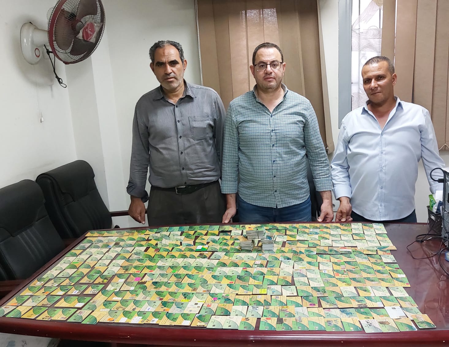 تموين الجيزة تضبط 5 أطنان مخلفات دواجن و500 بطاقة تموينية داخل مخبزين