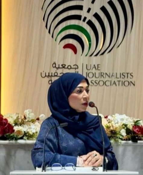 فضيلة المعيني تفوز بجائزة الشخصية الصحفية الخليجية لعام 2026 في مسقط